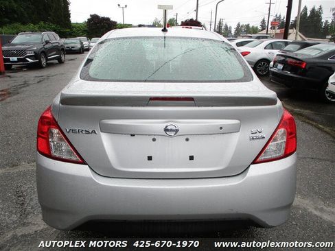 Used 2018 Nissan Versa SV image 7