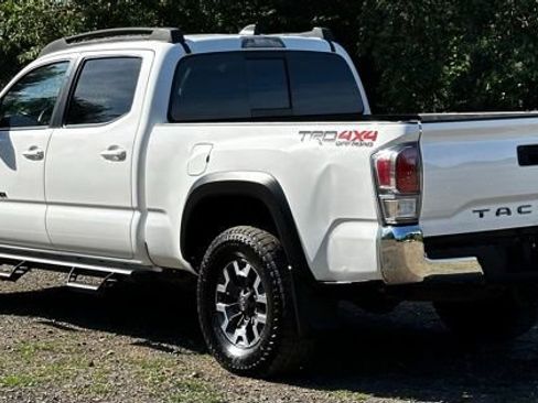 Used 2021 Toyota Tacoma TRD Off-Road AWD/4WD image 7