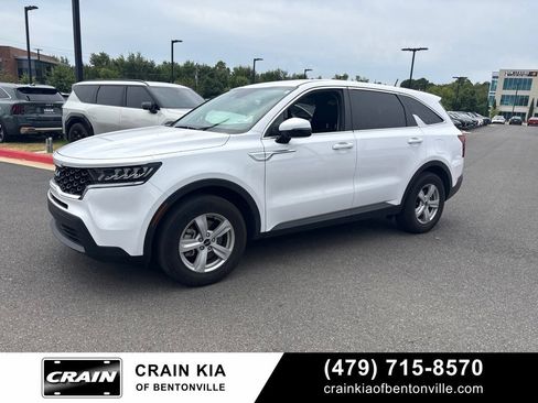 Certified 2023 Kia Sorento LX FWD image 2