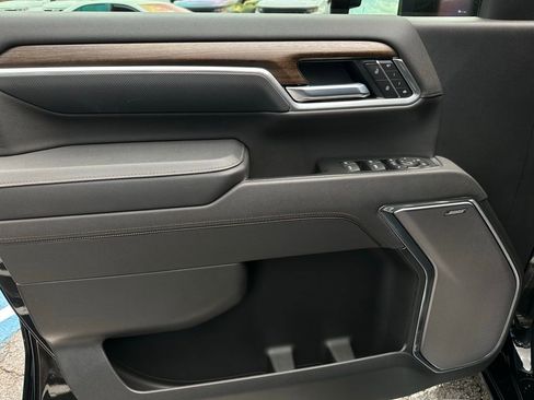 Used 2025 Chevrolet Silverado 2500 High Country w/ High Country Premium Package image 11