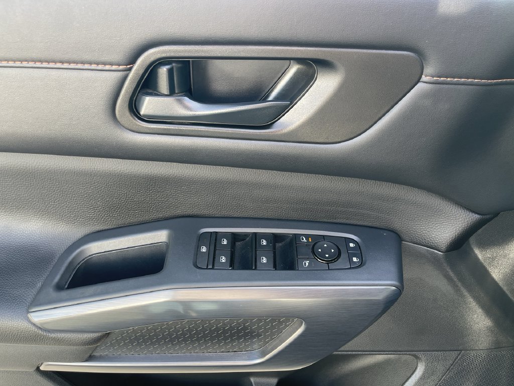 Used 2025 Nissan Pathfinder Rock Creek AWD/4WD image 22