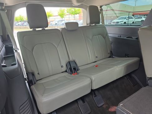 Used 2021 Ford Expedition Max Limited image 12