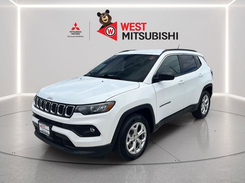 Used 2024 Jeep Compass Latitude AWD/4WD image 1