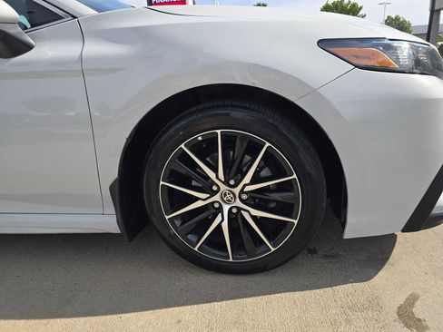 Used 2023 Toyota Camry SE w/ Convenience Package FWD image 9