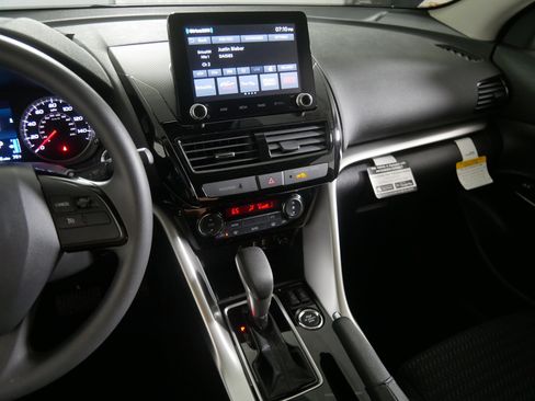 New 2025 Mitsubishi Eclipse Cross LE image 5