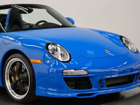Used 2011 Porsche 911 Speedster RWD image 48