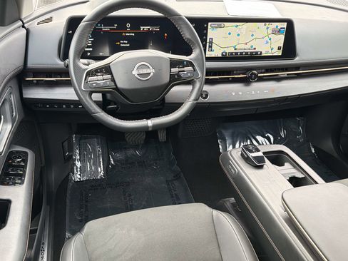 Used 2025 Nissan Ariya AWD image 10