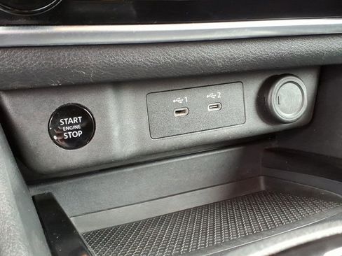 Used 2024 Nissan Rogue S image 16