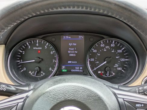 Used 2018 Nissan Rogue SL w/ Premium Package FWD image 29
