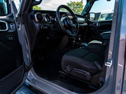 Used 2021 Jeep Wrangler Unlimited Sport AWD/4WD image 11