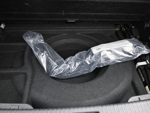 Used 2019 Volkswagen Atlas SE w/ Panoramic Sunroof Package image 16