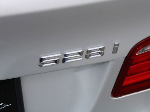 Used 2012 BMW 528i xDrive Sedan AWD/4WD image 9