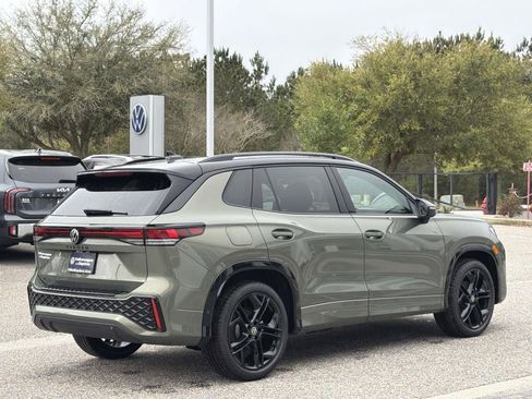 New 2026 Volkswagen Tiguan SE R-Line FWD image 32