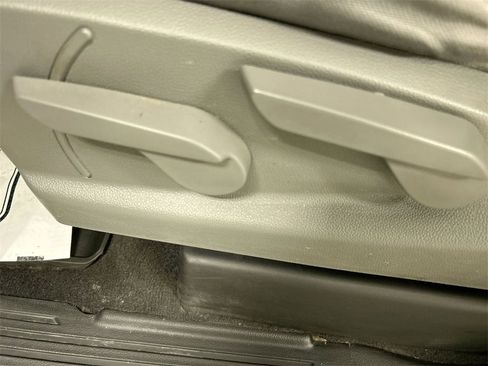 Used 2018 Chevrolet Silverado 1500 Custom w/ Custom Value Package image 10