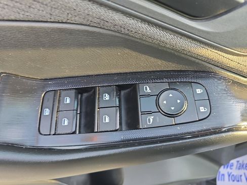 Used 2023 Nissan Rogue S AWD/4WD image 20