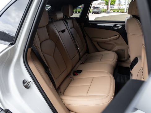 New 2026 Porsche Macan AWD/4WD image 40