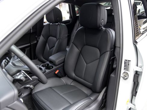 New 2026 Porsche Macan S AWD/4WD image 5