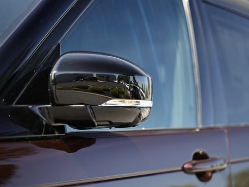 New 2026 Land Rover Discovery Limited Edition AWD/4WD image 3