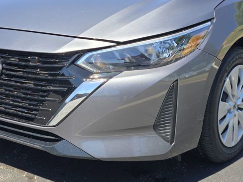 Used 2025 Nissan Sentra S FWD image 10