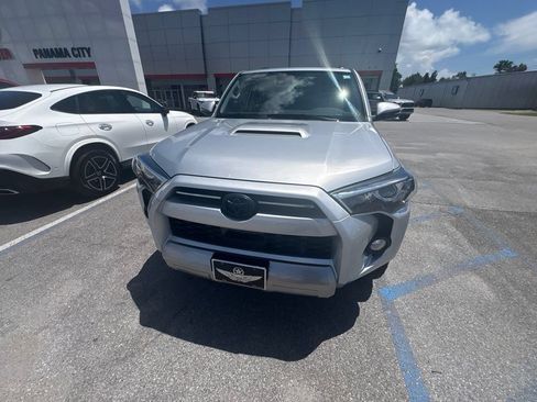 Used 2020 Toyota 4Runner TRD Off-Road Premium w/ Moonroof Package AWD/4WD image 12