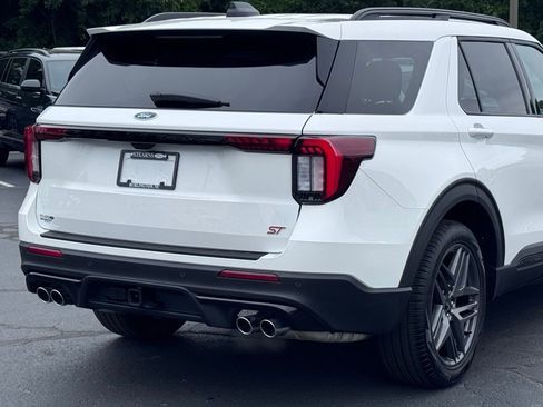 Used 2026 Ford Explorer ST AWD/4WD image 6