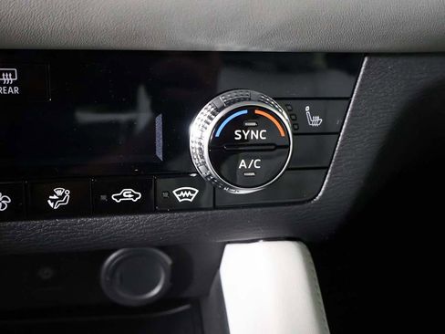 New 2025 Mitsubishi Outlander SEL image 56