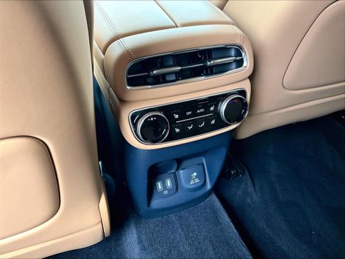 Used 2024 Genesis GV80 3.5T AWD/4WD image 32