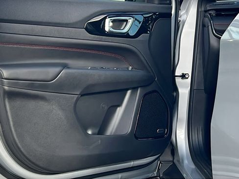 New 2026 Jeep Compass Trailhawk w/ Sun, Sound & Navigation Group image 23