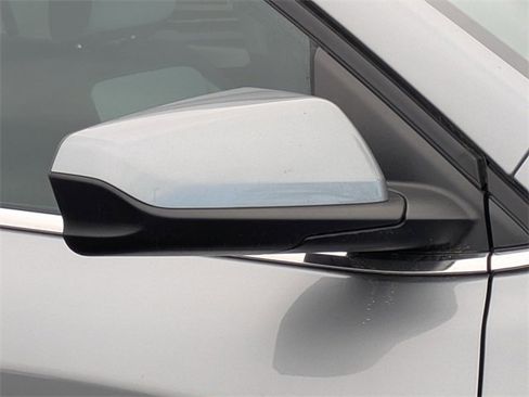 Used 2024 Chevrolet Equinox LT image 12