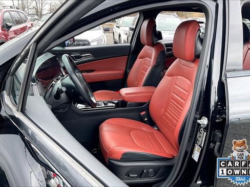 Used 2023 Kia Sportage SX image 8