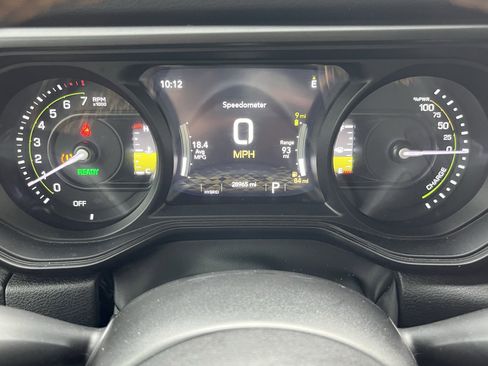 Used 2024 Jeep Wrangler Unlimited image 21