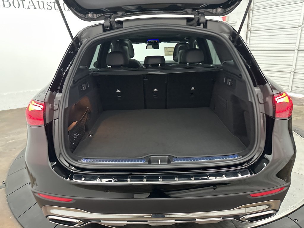 Used 2026 Mercedes-Benz GLC 300 4MATIC image 24
