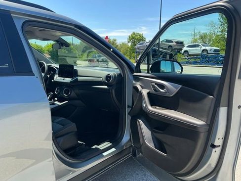 Used 2024 Chevrolet Blazer LT w/ Convenience Package FWD image 17
