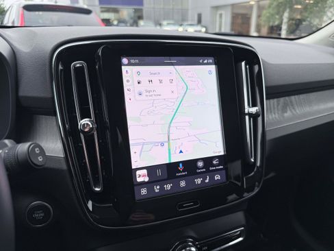 Certified 2025 Volvo XC40 B5 Core AWD/4WD image 20