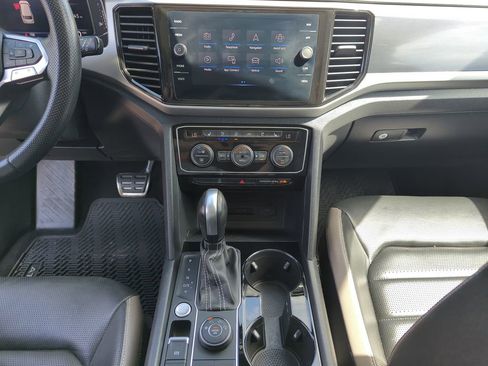 Used 2023 Volkswagen Atlas SEL Premium image 23