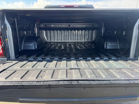 Used 2022 GMC Sierra 1500 Elevation w/ Preferred Package image 10