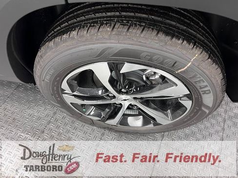 New 2026 Chevrolet Trax RS w/ Sunroof Package image 22