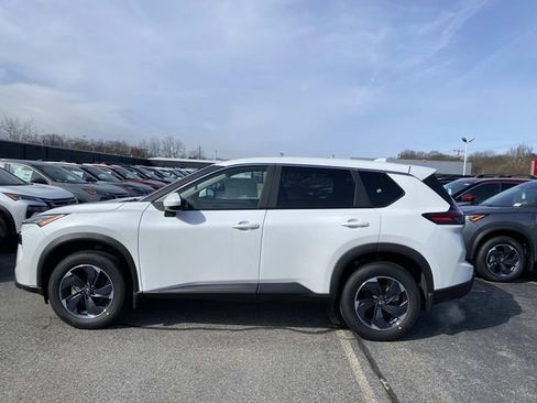 New 2026 Nissan Rogue SV w/ Cold Weather Package AWD/4WD image 3