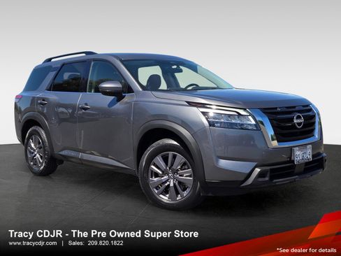 Used 2022 Nissan Pathfinder SV AWD/4WD image 1