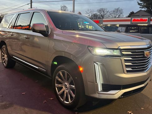 Used 2024 Cadillac Escalade ESV Premium Luxury Platinum w/ Heavy-Duty Trailer Package image 4