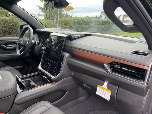 New 2026 GMC Yukon Denali w/ Sun & Power Step Package image 65