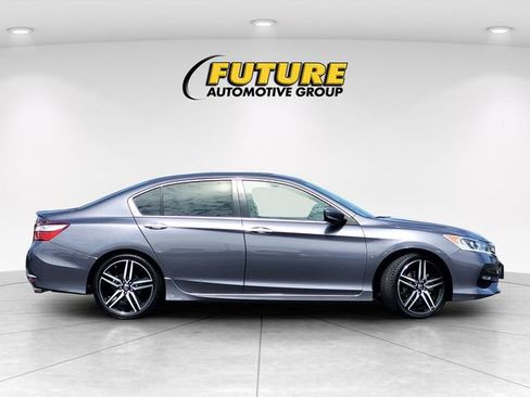 Used 2017 Honda Accord Sport image 3