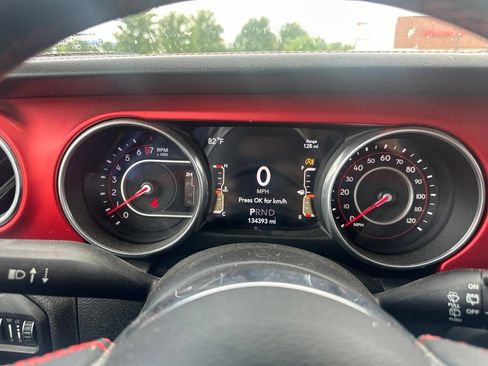 Used 2018 Jeep Wrangler Unlimited Rubicon AWD/4WD image 6