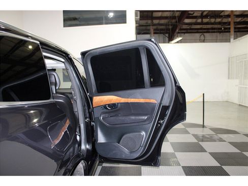 Used 2021 Volvo XC90 T5 Momentum w/ Protection Package Premier image 22