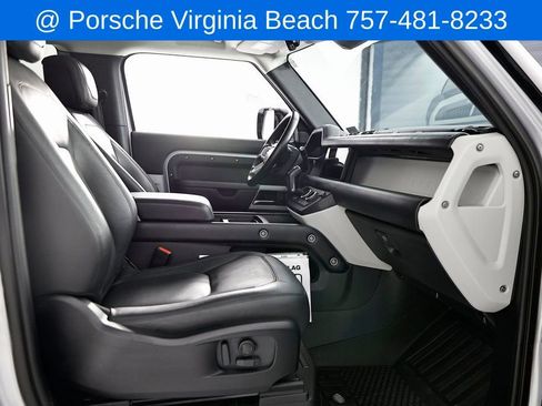 Used 2023 Land Rover Defender 90 S image 26