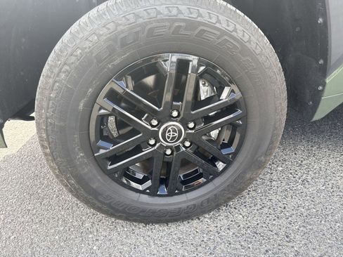 Used 2023 Toyota Tundra SR5 w/ SR5 Premium Package image 12