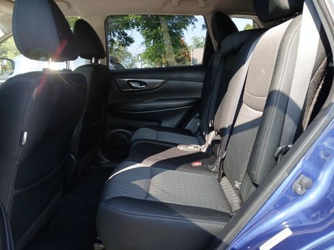 Used 2020 Nissan Rogue SV w/ Premium Package FWD image 11