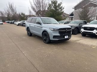 New 2025 Lincoln Navigator Reserve w/ Jet Appearance Package AWD/4WD video 3