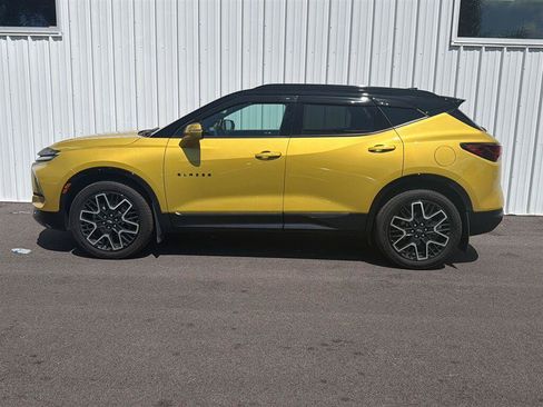 Used 2023 Chevrolet Blazer RS w/ Driver Confidence II Package FWD image 6