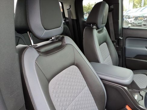 Used 2020 Chevrolet Colorado Z71 image 12
